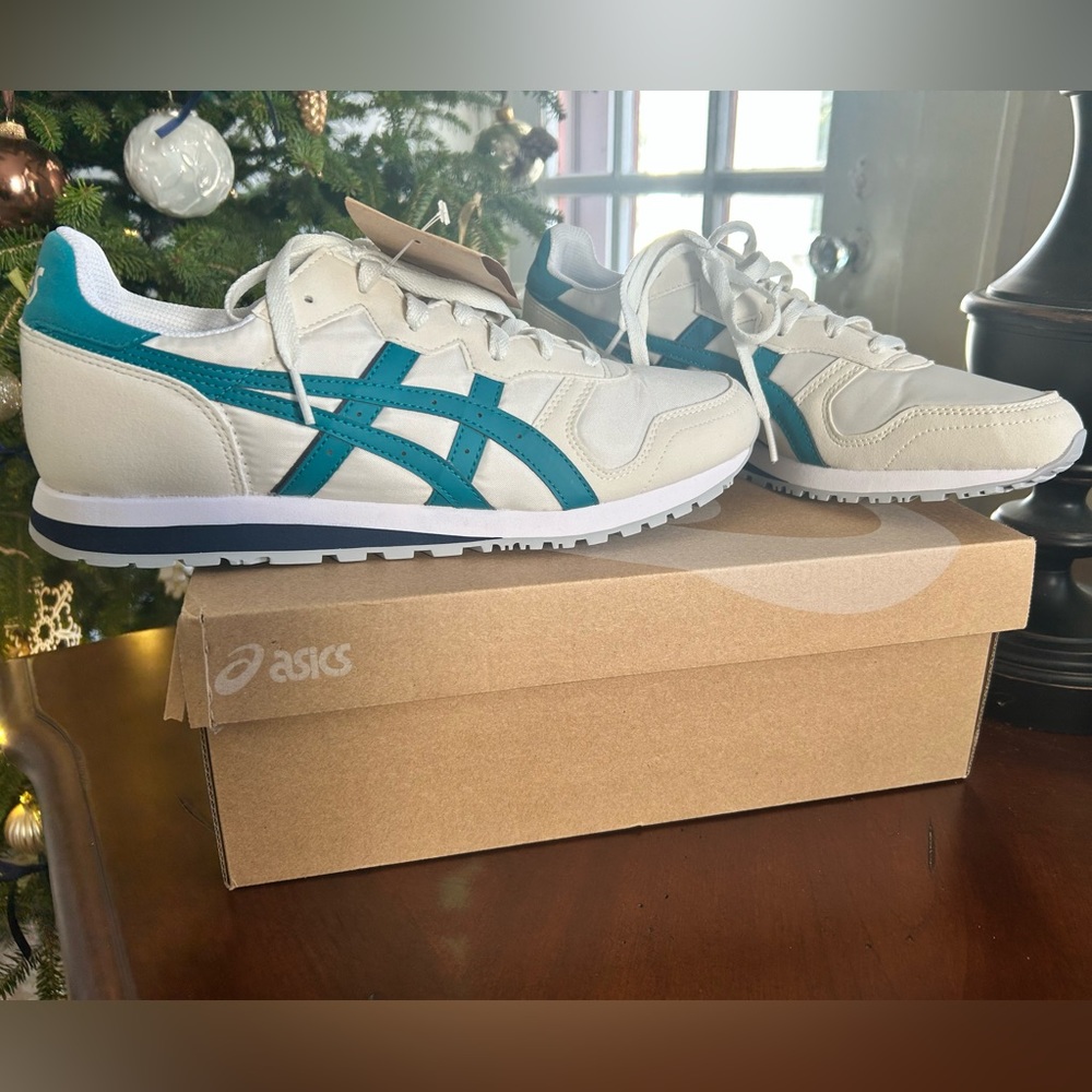 NEW Mens Size 10.5 Asics OC Runner